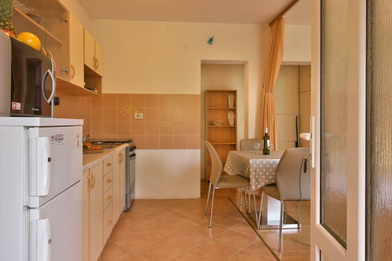 Apartment Borik Pula Bagian luar foto